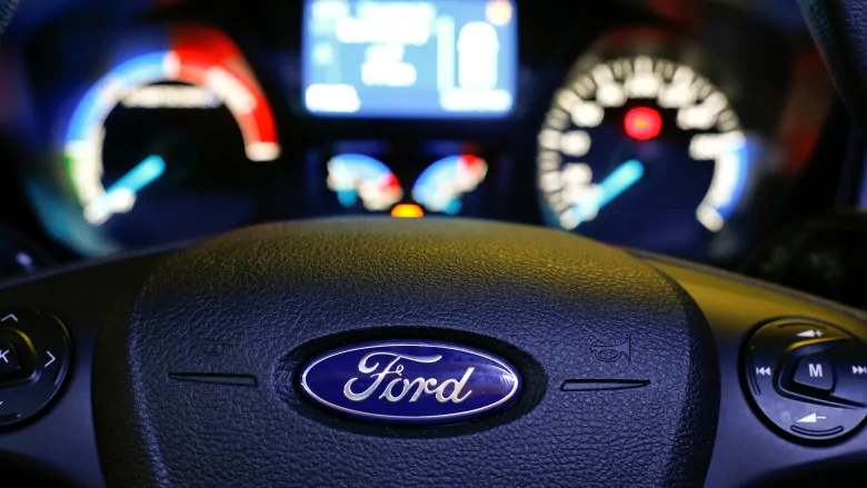 Deal between Ford, Unifor struck several hours after midnight strike deadline 